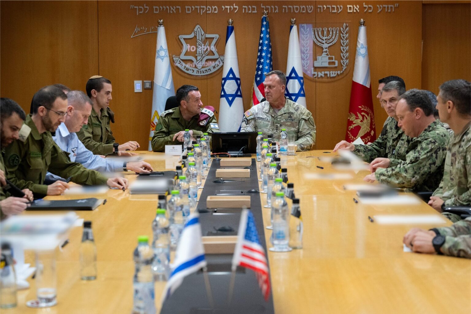 גנרל מייקל אריק קורילה מ-CENTCOM נחת בישראל ונפגש עם רב-אלוף הרצי הלוי