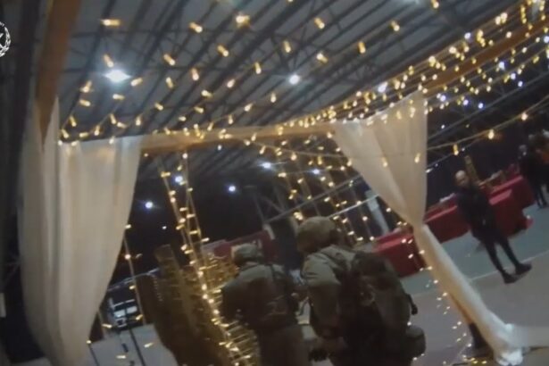 תיעוד: לוחמי מג"ב ובלשי מחוז מרכז עצרו חמושים שירו בחתונה ותקפו שוטרים בטייבה